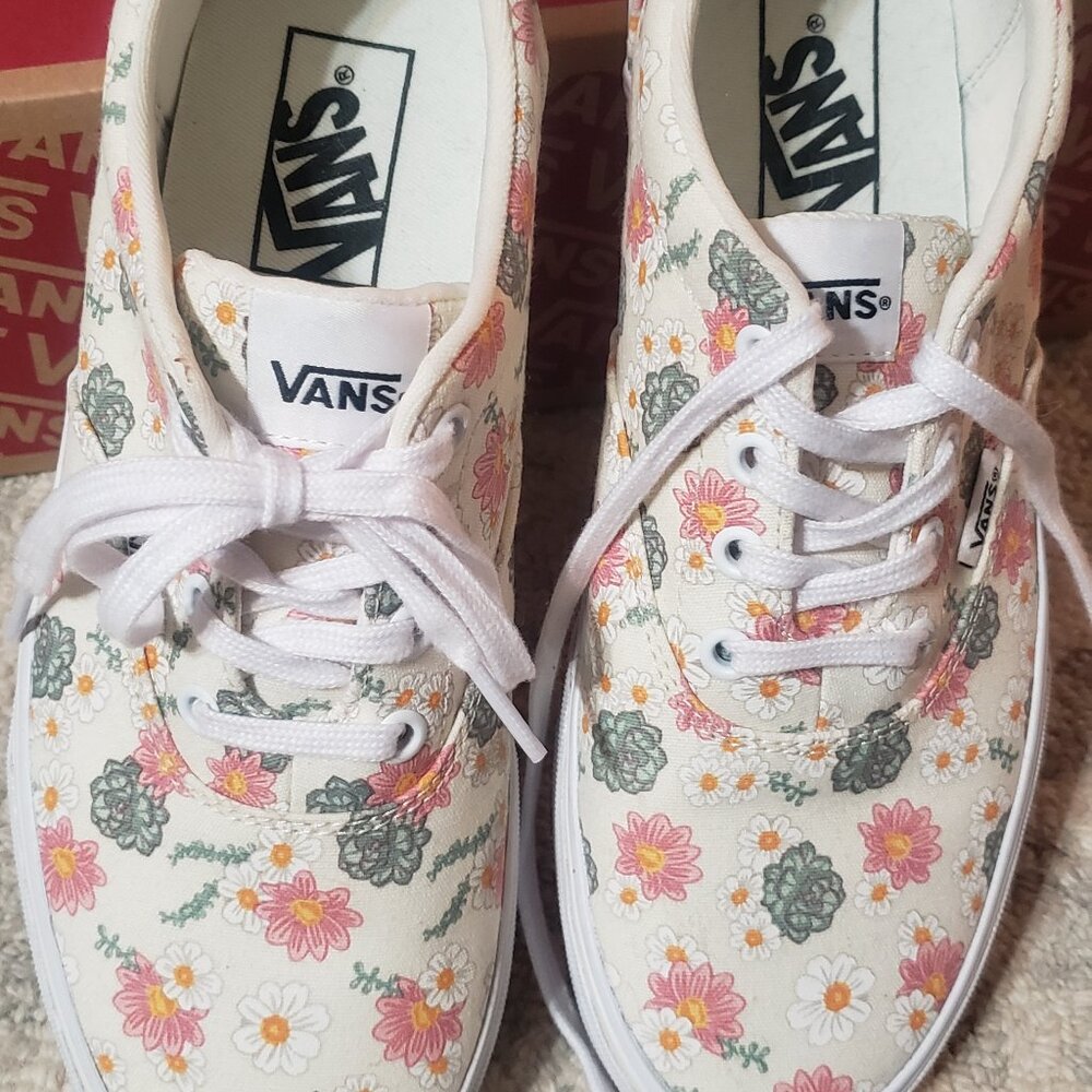 Vans, Size 8, Floral Pattern w/Off-White Background